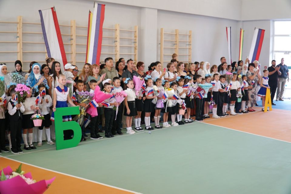 В Евпатории открылась новая школа В Евпатории открылась новая школа