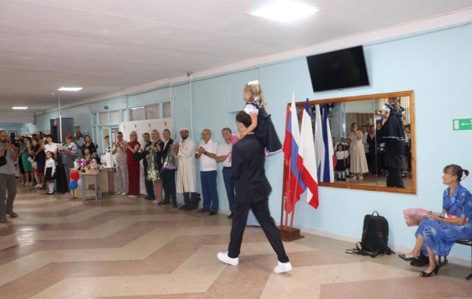 Прокурор Крыма принял участие в торжественных мероприятиях, посвященных Дню знаний Прокурор Крыма принял участие в торжественных мероприятиях, посвященных Дню знаний