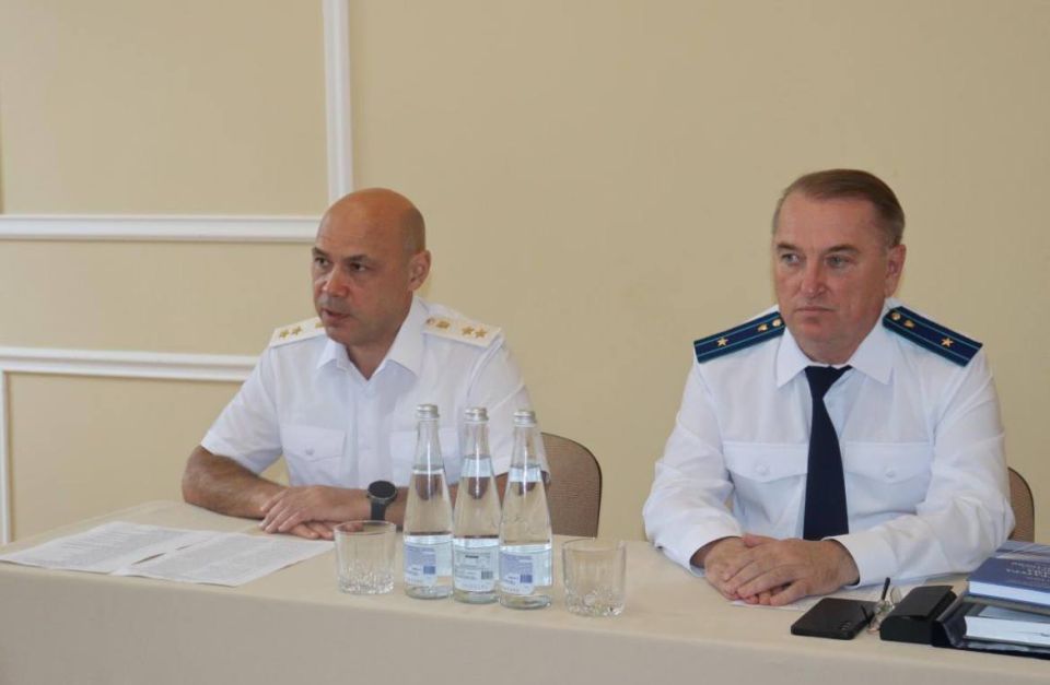 Прокурор Республики Крым Олег Камшилов принял участие в проведении первого занятия для студентов 1 курса Крымского юридического института прокуратуры Российской Федерации Прокурор Республики Крым Олег Камшилов принял участие в проведении первого занятия для студентов 1 курса Крымского юридического института прокуратуры Российской Федерации