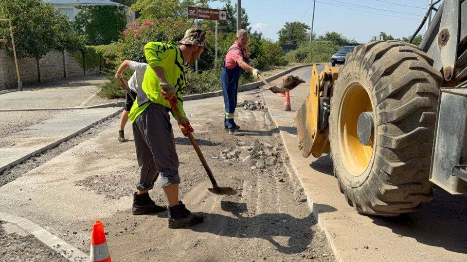 Продолжается ремонт улично-дорожной сети города Продолжается ремонт улично-дорожной сети города
