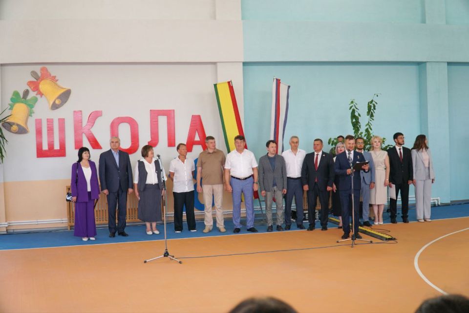 Владимир Константинов: В праздник Первого звонка в Евпатории открылась новая школа в микрорайоне Исмаил-Бей Владимир Константинов: В праздник Первого звонка в Евпатории открылась новая школа в микрорайоне Исмаил-Бей