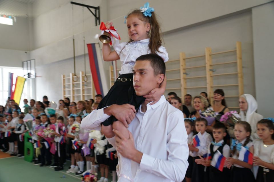 В Евпатории открылась новая школа В Евпатории открылась новая школа