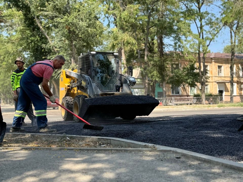 Продолжается ремонт улично-дорожной сети города Продолжается ремонт улично-дорожной сети города