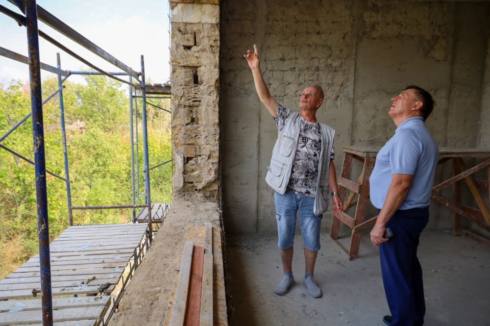 Юрий Гоцанюк: Проинспектировал ход капитального ремонта Новоандреевской участковой больницы в Симферопольском районе Юрий Гоцанюк: Проинспектировал ход капитального ремонта Новоандреевской участковой больницы в Симферопольском районе