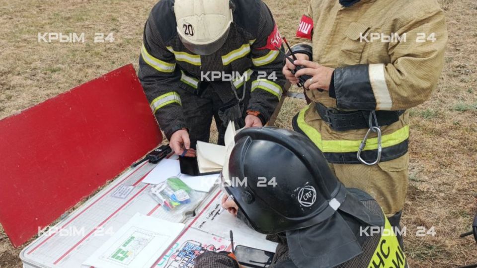 Скопление пожарных у детского сада в селе Насыпное вблизи Феодосии оказалось учениями Скопление пожарных у детского сада в селе Насыпное вблизи Феодосии оказалось учениями