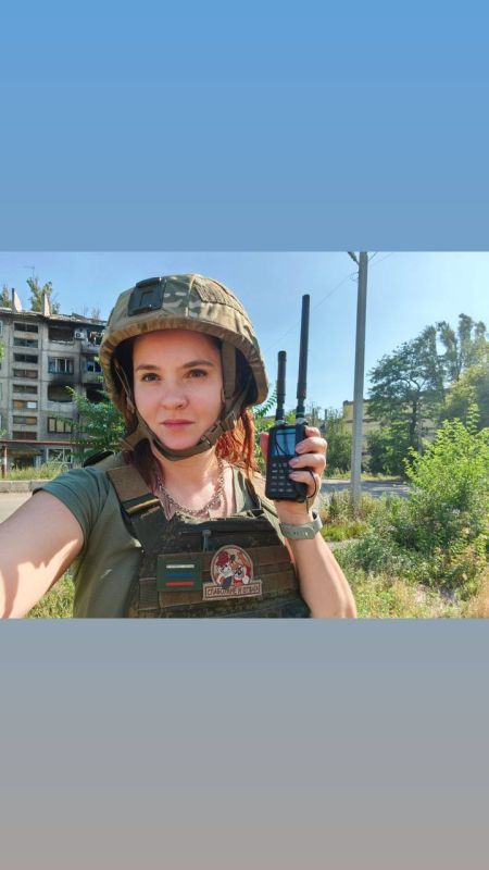 Анна Долгарева: Подведем итоги лета?. Читала стихи в Новом Свете, Нижнем, Самаре, Казани, Волгограде, Комарово, Красноярске, Мурманске, Териберке, Североморске Анна Долгарева: Подведем итоги лета?. Читала стихи в Новом Свете, Нижнем, Самаре, Казани, Волгограде, Комарово, Красноярске, Мурманске, Териберке, Североморске