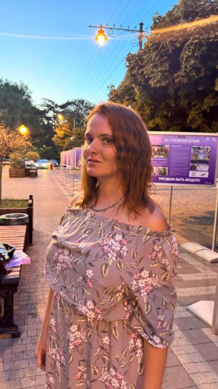 Анна Долгарева: Подведем итоги лета?. Читала стихи в Новом Свете, Нижнем, Самаре, Казани, Волгограде, Комарово, Красноярске, Мурманске, Териберке, Североморске Анна Долгарева: Подведем итоги лета?. Читала стихи в Новом Свете, Нижнем, Самаре, Казани, Волгограде, Комарово, Красноярске, Мурманске, Териберке, Североморске