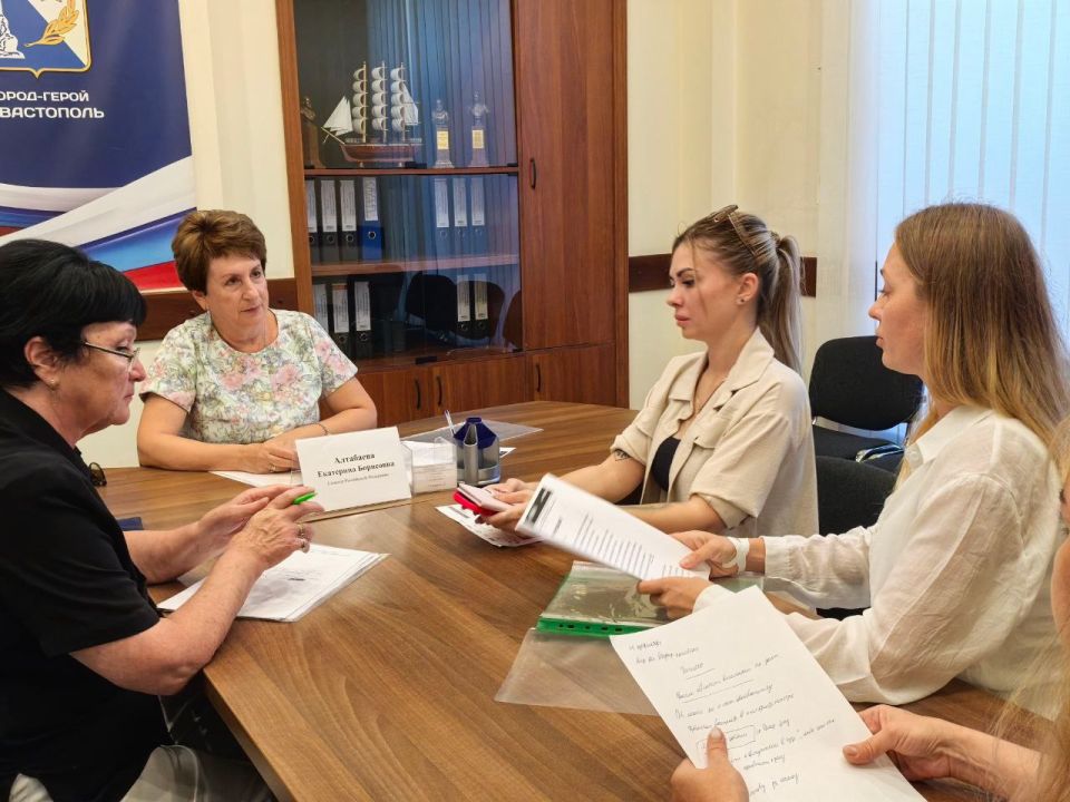 Екатерина Алтабаева: Провела личный приём граждан на площадке регионального отделения общественной приёмной Председателя Партии «Единая Россия» Д. А. Медведева в Севастополе Екатерина Алтабаева: Провела личный приём граждан на площадке регионального отделения общественной приёмной Председателя Партии «Единая Россия» Д. А. Медведева в Севастополе