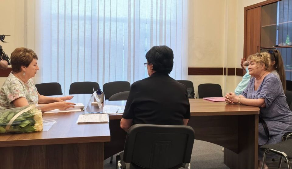 Екатерина Алтабаева: Провела личный приём граждан на площадке регионального отделения общественной приёмной Председателя Партии «Единая Россия» Д. А. Медведева в Севастополе Екатерина Алтабаева: Провела личный приём граждан на площадке регионального отделения общественной приёмной Председателя Партии «Единая Россия» Д. А. Медведева в Севастополе