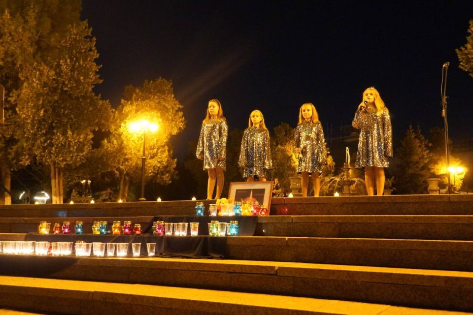 3 сентября, в День солидарности в борьбе с терроризмом, в Керчи зажгли свечи в память о тех, кто погиб в результате террористических актов 3 сентября, в День солидарности в борьбе с терроризмом, в Керчи зажгли свечи в память о тех, кто погиб в результате террористических актов