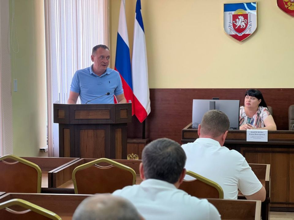 Игорь Ивин: По поручению Главы Республики Крым Сергея Аксёнова еженедельно провожу встречи с руководителями ресурсоснабжающих организаций, управляющих компаний и председателями МКД Игорь Ивин: По поручению Главы Республики Крым Сергея Аксёнова еженедельно провожу встречи с руководителями ресурсоснабжающих организаций, управляющих компаний и председателями МКД
