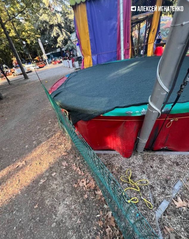 В Алуште выявили 9 нелегальных аттракционов В Алуште выявили 9 нелегальных аттракционов