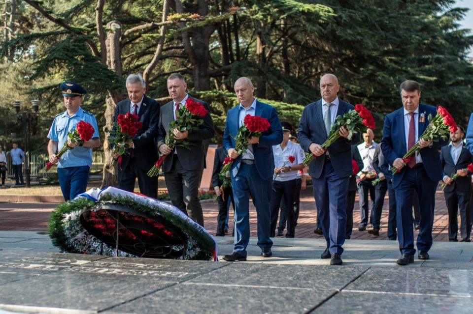 Михаил Афанасьев: Сегодня, 3 сентября, весь российский народ отмечает День Победы над милитаристской Японией и окончания Второй мировой войны Михаил Афанасьев: Сегодня, 3 сентября, весь российский народ отмечает День Победы над милитаристской Японией и окончания Второй мировой войны