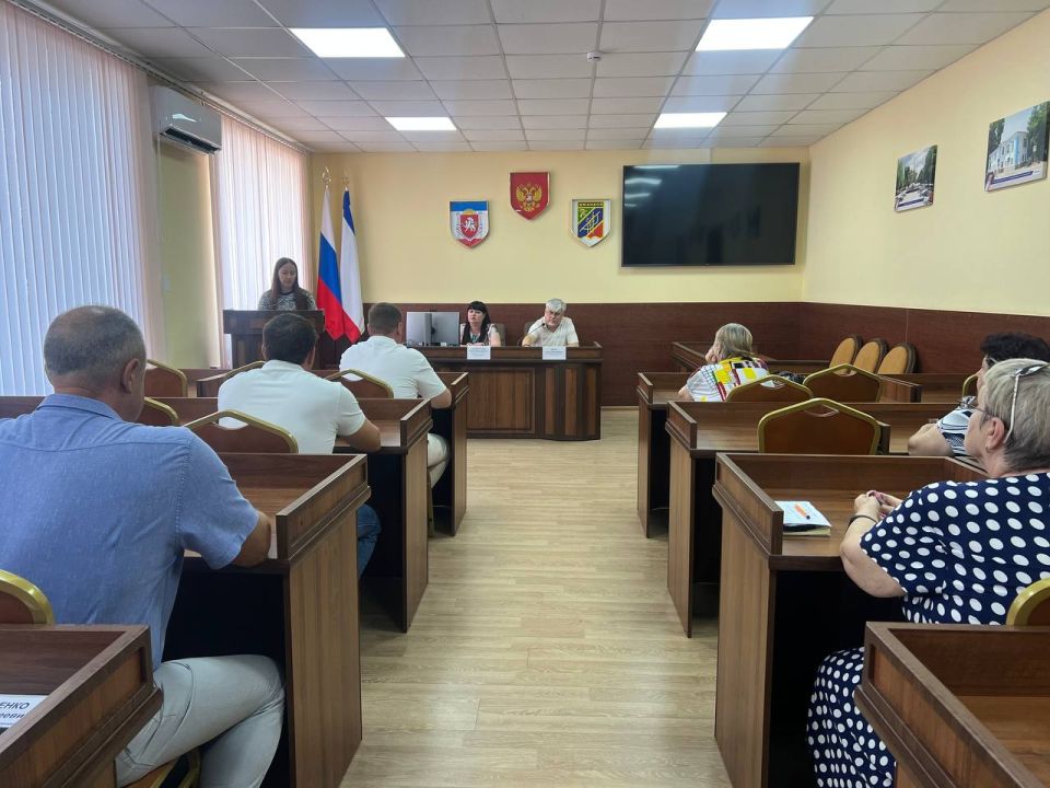 Игорь Ивин: По поручению Главы Республики Крым Сергея Аксёнова еженедельно провожу встречи с руководителями ресурсоснабжающих организаций, управляющих компаний и председателями МКД Игорь Ивин: По поручению Главы Республики Крым Сергея Аксёнова еженедельно провожу встречи с руководителями ресурсоснабжающих организаций, управляющих компаний и председателями МКД