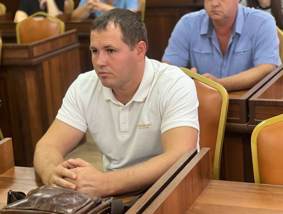 Игорь Ивин: По поручению Главы Республики Крым Сергея Аксёнова еженедельно провожу встречи с руководителями ресурсоснабжающих организаций, управляющих компаний и председателями МКД Игорь Ивин: По поручению Главы Республики Крым Сергея Аксёнова еженедельно провожу встречи с руководителями ресурсоснабжающих организаций, управляющих компаний и председателями МКД