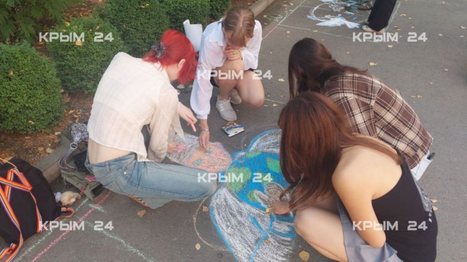 В Симферополе прошла памятная акция ко Дню солидарности в борьбе с терроризмом В Симферополе прошла памятная акция ко Дню солидарности в борьбе с терроризмом