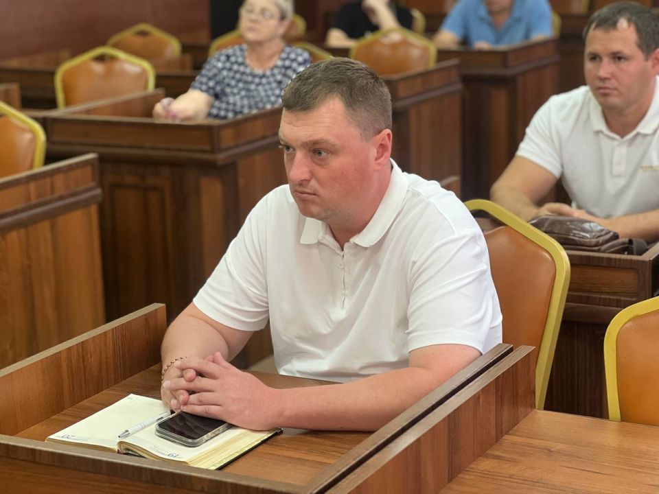 Игорь Ивин: По поручению Главы Республики Крым Сергея Аксёнова еженедельно провожу встречи с руководителями ресурсоснабжающих организаций, управляющих компаний и председателями МКД Игорь Ивин: По поручению Главы Республики Крым Сергея Аксёнова еженедельно провожу встречи с руководителями ресурсоснабжающих организаций, управляющих компаний и председателями МКД