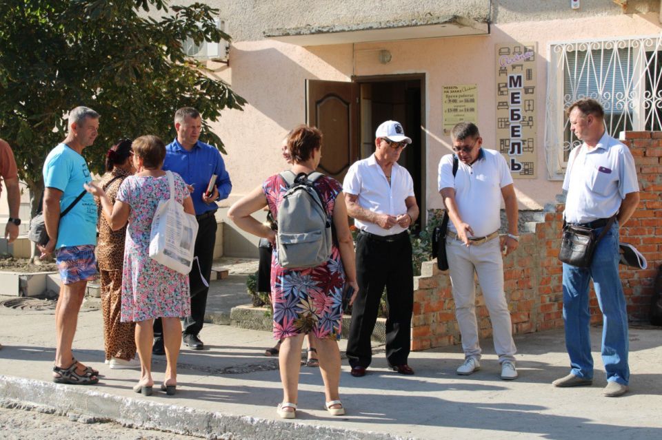 Игорь Крутьков: Провел встречу с жителями многоквартирных домов №19 и №21 в городе Щелкино Игорь Крутьков: Провел встречу с жителями многоквартирных домов №19 и №21 в городе Щелкино