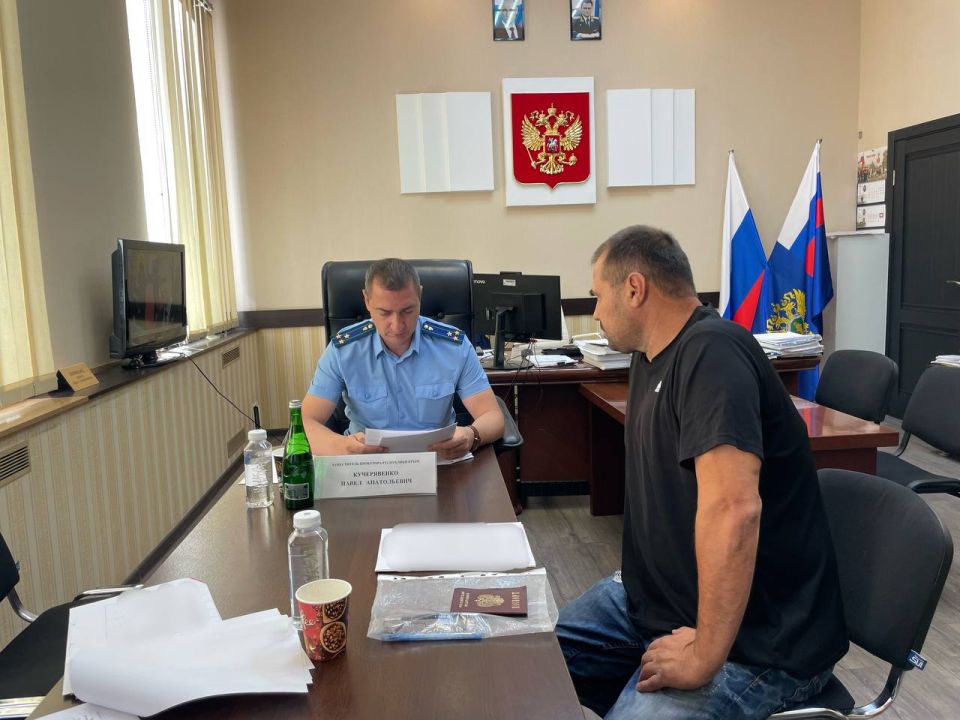 В ходе рабочей поездки в Керчь заместитель прокурора Крыма Павел Кучерявенко провел прием граждан В ходе рабочей поездки в Керчь заместитель прокурора Крыма Павел Кучерявенко провел прием граждан