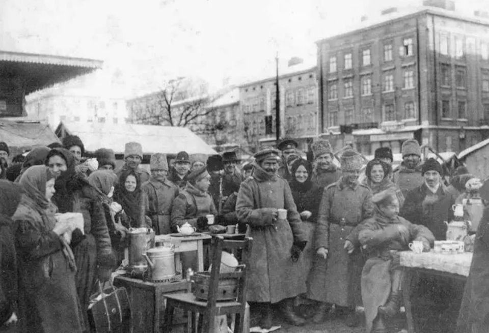 3 сентября 1914 года Русская Императорская армия вошла в захудалый провинциальный городишко Лемберг, считавшийся столицей коронного края Галиции, и подарила ему возможность называть себя Львовом 3 сентября 1914 года Русская Императорская армия вошла в захудалый провинциальный городишко Лемберг, считавшийся столицей коронного края Галиции, и подарила ему возможность называть себя Львовом