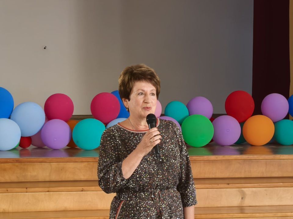 Екатерина Алтабаева: Сегодня побывала в средней общеобразовательной школе № 47 им. М.П. Ситко. Учебное заведение находится в селе Орлиное, его посещают более 900 учащихся из 14 сел Байдарской и Варнаутской долин Екатерина Алтабаева: Сегодня побывала в средней общеобразовательной школе № 47 им. М.П. Ситко. Учебное заведение находится в селе Орлиное, его посещают более 900 учащихся из 14 сел Байдарской и Варнаутской долин