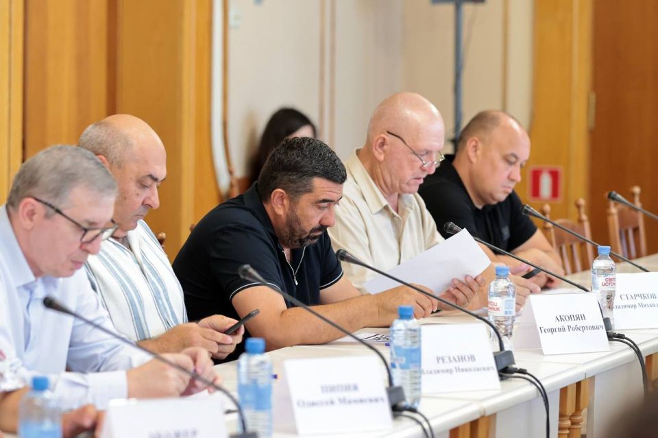 В Крыму обсудили межнациональное единство В Крыму обсудили межнациональное единство