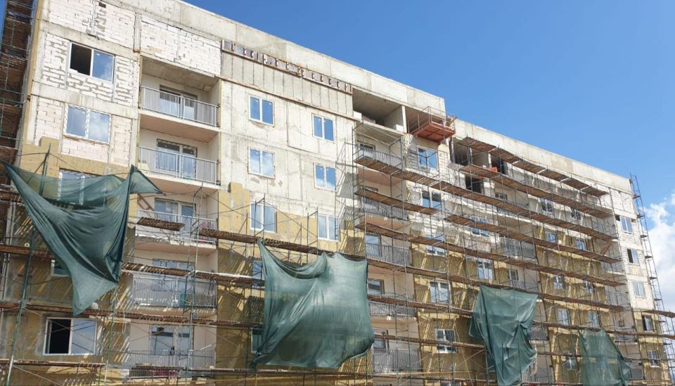 Заместитель председателя Госкомнаца Крыма Рефат Дердаров осмотрел строительство дома в Старом Крыму для граждан из числа реабилитированных народов Крыма Заместитель председателя Госкомнаца Крыма Рефат Дердаров осмотрел строительство дома в Старом Крыму для граждан из числа реабилитированных народов Крыма