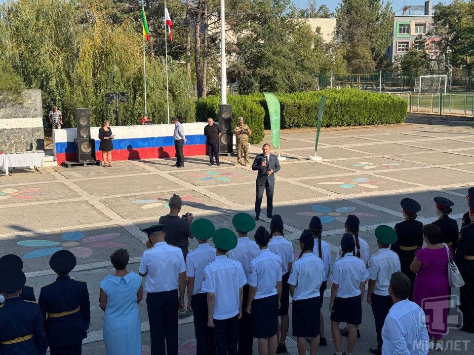 В евпаторийском посёлке Заозёрное прошла церемония награждения лучших составов весеннего этапа конкурса «Вахта памяти поколений — «Пост №1» 2025 В евпаторийском посёлке Заозёрное прошла церемония награждения лучших составов весеннего этапа конкурса «Вахта памяти поколений — «Пост №1» 2025
