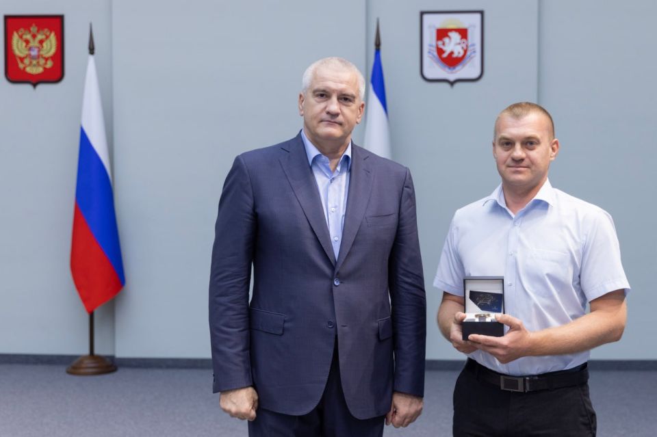 В Крыму отметили вклад работников нефтегазовой отрасли в развитие региона В Крыму отметили вклад работников нефтегазовой отрасли в развитие региона