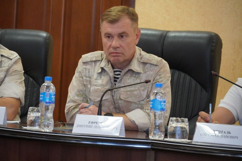 Министр сельского хозяйства Республики Крым Денис Кратюк и глава администрации Керчи Олег Каторгин провели встречу с субъектами хозяйствования, занимающимися добычей водных биоресурсов в прибрежной полосе Керченского пролива Министр сельского хозяйства Республики Крым Денис Кратюк и глава администрации Керчи Олег Каторгин провели встречу с субъектами хозяйствования, занимающимися добычей водных биоресурсов в прибрежной полосе Керченского пролива