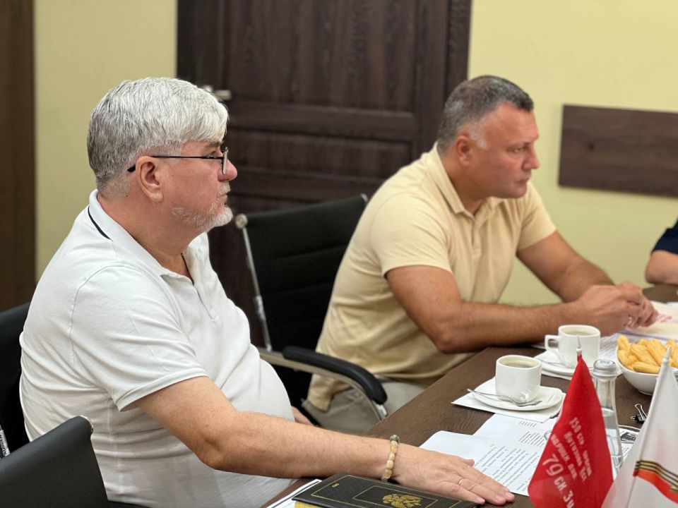 Игорь Ивин: В Джанкое проходит активная работа по замене вывесок на иностранных языках Игорь Ивин: В Джанкое проходит активная работа по замене вывесок на иностранных языках