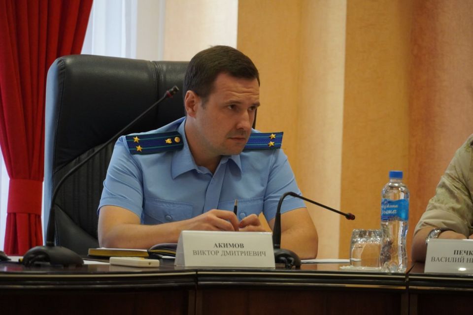 Министр сельского хозяйства Республики Крым Денис Кратюк и глава администрации Керчи Олег Каторгин провели встречу с субъектами хозяйствования, занимающимися добычей водных биоресурсов в прибрежной полосе Керченского пролива Министр сельского хозяйства Республики Крым Денис Кратюк и глава администрации Керчи Олег Каторгин провели встречу с субъектами хозяйствования, занимающимися добычей водных биоресурсов в прибрежной полосе Керченского пролива