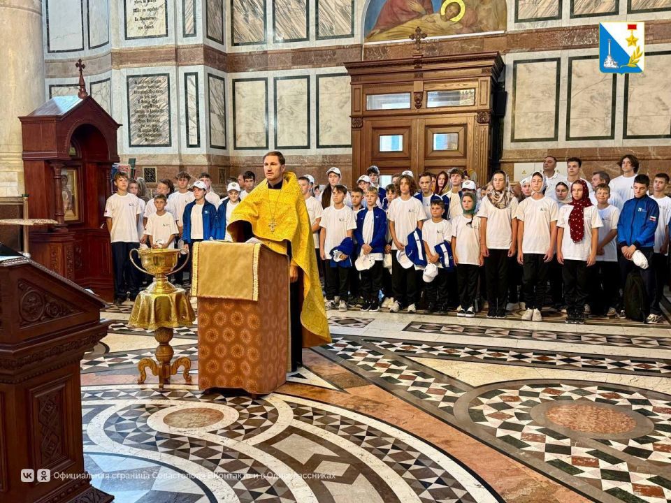 Проводили наши спортивные делегации на спортивные игры святого благоверного князя Александра Невского, а также Всероссийские спортивные соревнования школьников «Президентские состязания» и «Президентские спортивные игры»! Проводили наши спортивные делегации на спортивные игры святого благоверного князя Александра Невского, а также Всероссийские спортивные соревнования школьников «Президентские состязания» и «Президентские спортивные игры»!