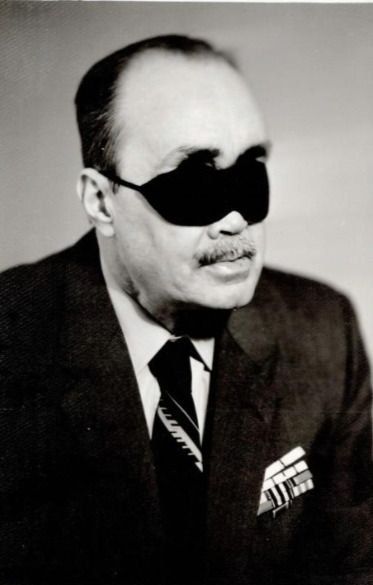Эдуард Аркадьевич Асадов (7 сентября 1923 — 21 апреля 2004) Эдуард Аркадьевич Асадов (7 сентября 1923 — 21 апреля 2004)