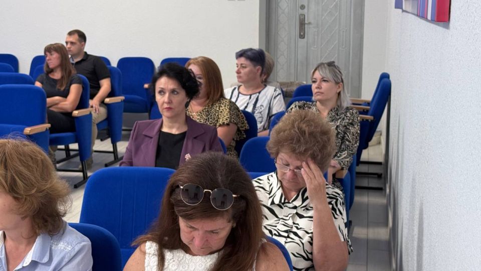 Антон Кравец: Сегодня провёл аппаратное совещание с руководителями структурных подразделений администрации района Антон Кравец: Сегодня провёл аппаратное совещание с руководителями структурных подразделений администрации района