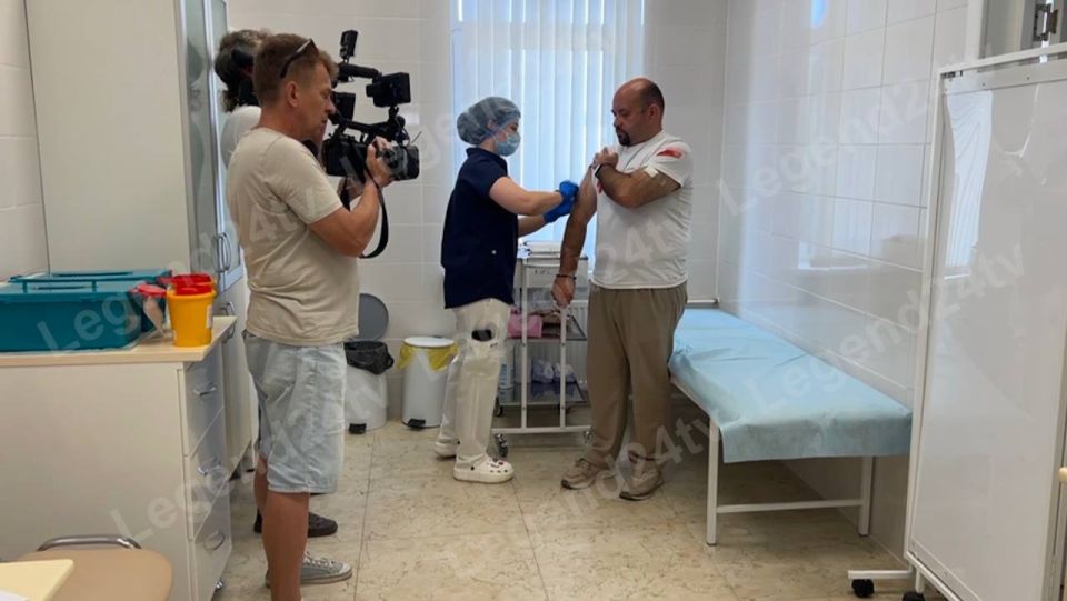 В Севастополе прививки против гриппа сделали 17 тысяч горожан В Севастополе прививки против гриппа сделали 17 тысяч горожан
