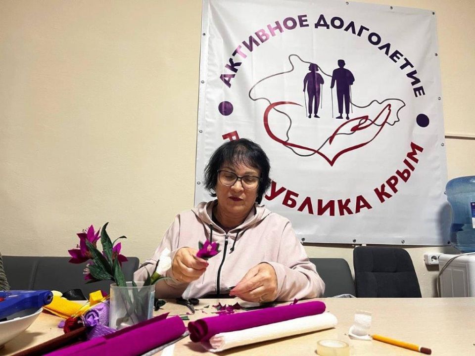 Заместитель министра труда и социальной защиты Республики Крым Максим Теряев посетил отделение «Активного долголетия» в Ялте, которое создано на базе Государственного бюджетного учреждения Республики Крым Центра социального... Заместитель министра труда и социальной защиты Республики Крым Максим Теряев посетил отделение «Активного долголетия» в Ялте, которое создано на базе Государственного бюджетного учреждения Республики Крым Центра социального...