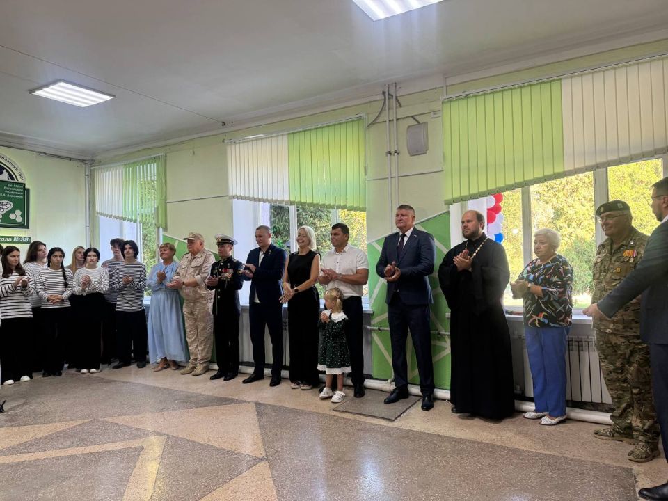 В симферопольской школе №38 почтили память Героя России Владислава Дорохина, которому сегодня исполнилось бы 25 лет В симферопольской школе №38 почтили память Героя России Владислава Дорохина, которому сегодня исполнилось бы 25 лет
