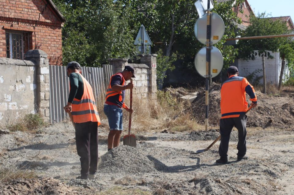 В микрорайоне Старый Стеклотарный продолжается ремонт дорог В микрорайоне Старый Стеклотарный продолжается ремонт дорог