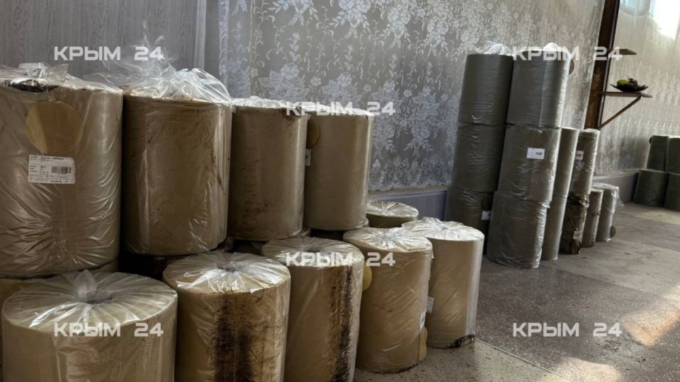 Крымским волонтёрам передали материалы для 300 масксетей бойцам СВО Крымским волонтёрам передали материалы для 300 масксетей бойцам СВО