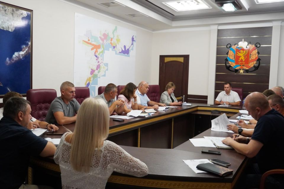 На еженедельном аппаратном совещании с заместителями и руководителями структурных подразделений глава администрации Олег Каторгин подвел итоги прошлой недели, определил задачи на перспективу На еженедельном аппаратном совещании с заместителями и руководителями структурных подразделений глава администрации Олег Каторгин подвел итоги прошлой недели, определил задачи на перспективу