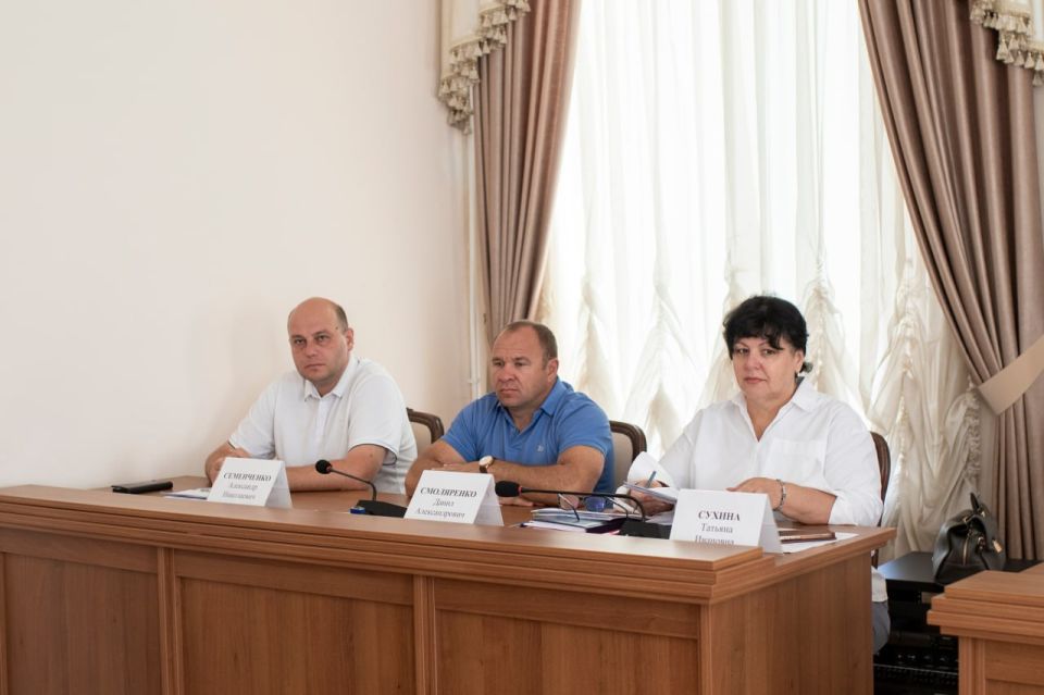 В Симферополе состоялось оперативно-хозяйственное совещание, в ходе которого руководители структурных подразделений отчитались о проделанной работе В Симферополе состоялось оперативно-хозяйственное совещание, в ходе которого руководители структурных подразделений отчитались о проделанной работе