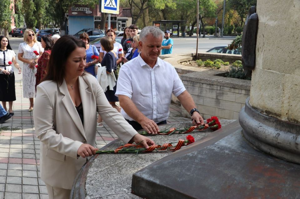 В Феодосии почтили память героев, павших в ходе Крымской войны В Феодосии почтили память героев, павших в ходе Крымской войны