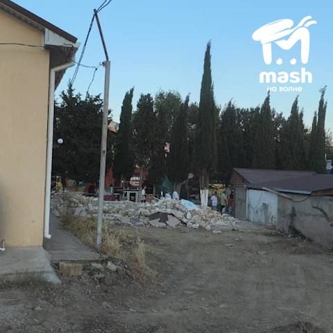 У родственников экс-депутата Госдумы отобрали и снесли нелегальные магазины, пока он в розыске У родственников экс-депутата Госдумы отобрали и снесли нелегальные магазины, пока он в розыске