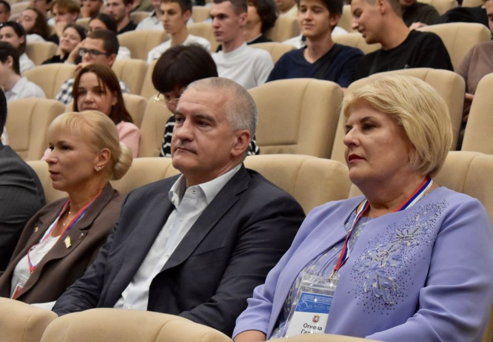 Галина Огнёва: Сегодня совместно с Главой Республики Крым Сергеем Валерьевичем Аксеновым приняли участие в открытии XVII Международной конференции «Наукоемкие технологии в машиностроении: современные тренды, перспективы... Галина Огнёва: Сегодня совместно с Главой Республики Крым Сергеем Валерьевичем Аксеновым приняли участие в открытии XVII Международной конференции «Наукоемкие технологии в машиностроении: современные тренды, перспективы...