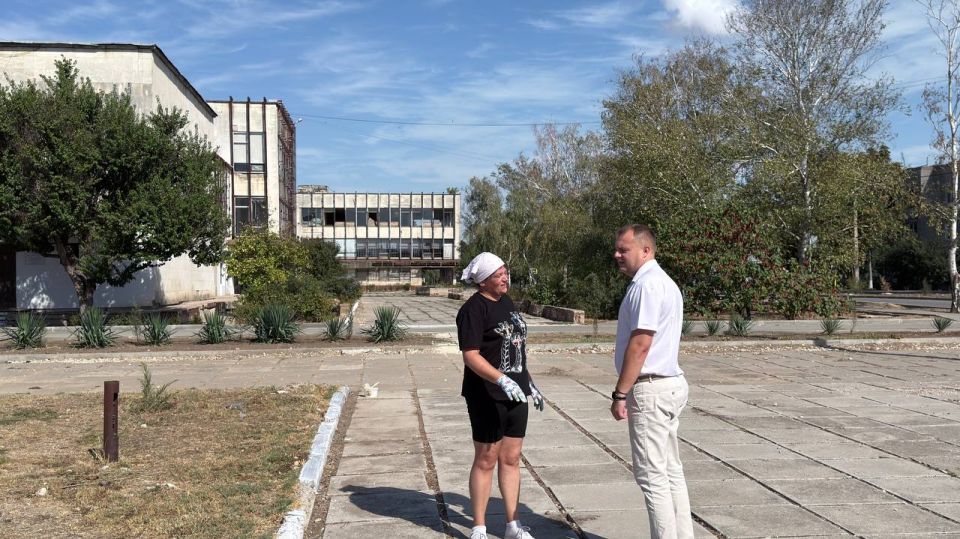 Антон Кравец: Субботник — это та добрая осенняя Акция, когда люди собираются вместе, чтобы навести порядок и сделать мир вокруг себя более уютным Антон Кравец: Субботник — это та добрая осенняя Акция, когда люди собираются вместе, чтобы навести порядок и сделать мир вокруг себя более уютным