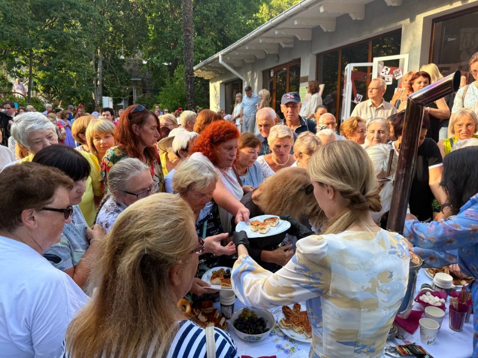 Янина Павленко: Ялта вновь стала центром притяжения талантливых творческих коллективов – в Доме-музее А.П. Чехова стартовал IV Фестиваль любительских театров! Янина Павленко: Ялта вновь стала центром притяжения талантливых творческих коллективов – в Доме-музее А.П. Чехова стартовал IV Фестиваль любительских театров!