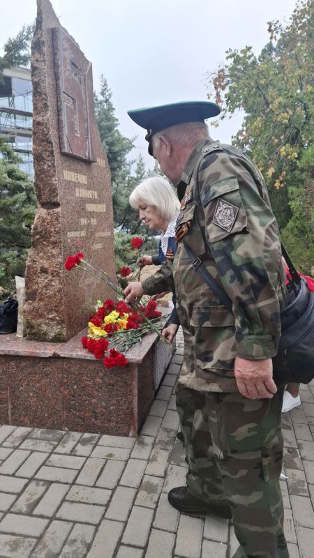 В Симферополе почтили память бойцов 51-й армии В Симферополе почтили память бойцов 51-й армии