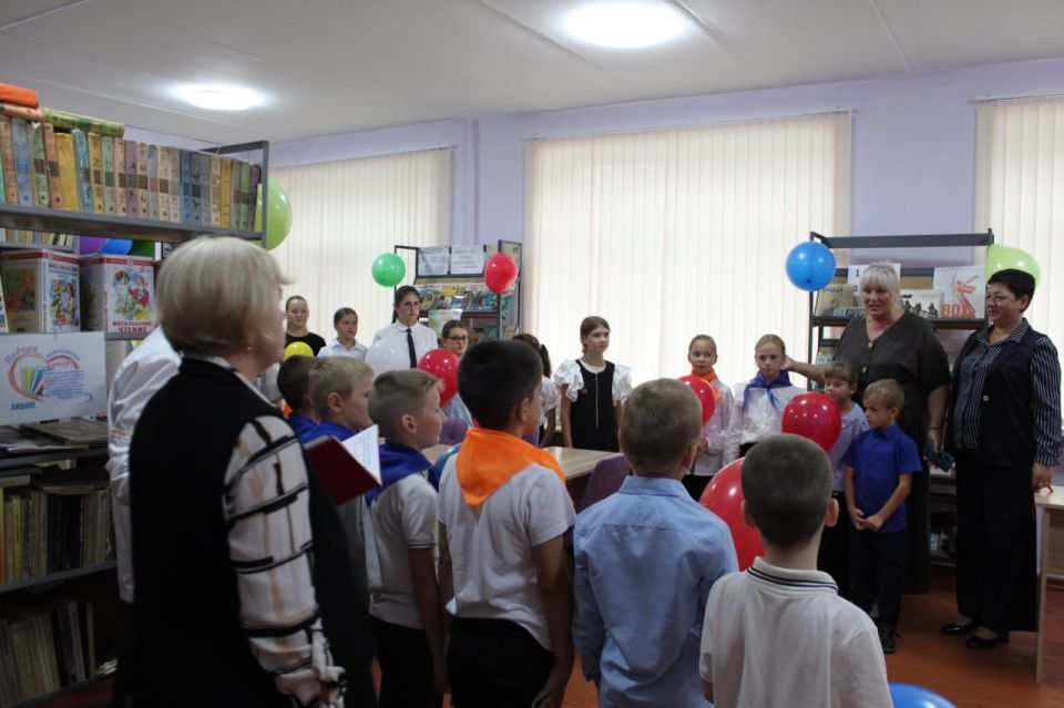 Сегодня в МБОУ "Славновская школа им. А.Г. Гаврилова" состоялось торжественное открытие обновленной библиотеки "Библиотека — это место для жизни", созданной в рамках проекта школьного инициативного бюджетирования «Крым – как... Сегодня в МБОУ "Славновская школа им. А.Г. Гаврилова" состоялось торжественное открытие обновленной библиотеки "Библиотека — это место для жизни", созданной в рамках проекта школьного инициативного бюджетирования «Крым – как...