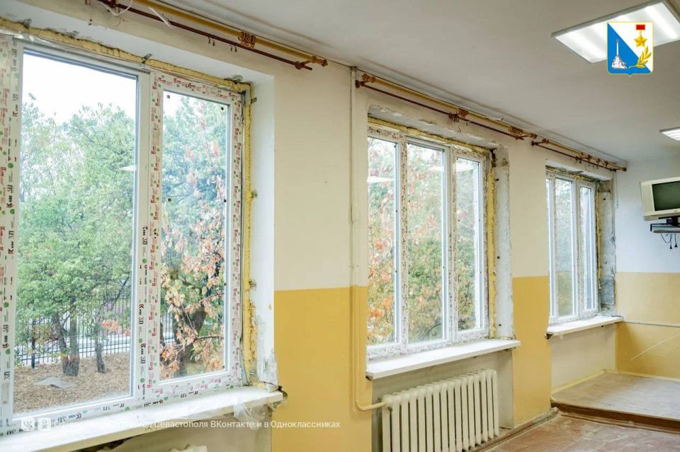 Ремонтируем школы. Капитальный ремонт школы № 16 («Образовательный центр имени В.Д. Ревякина») ведется по нацпроекту «Молодёжь и дети» Ремонтируем школы. Капитальный ремонт школы № 16 («Образовательный центр имени В.Д. Ревякина») ведется по нацпроекту «Молодёжь и дети»